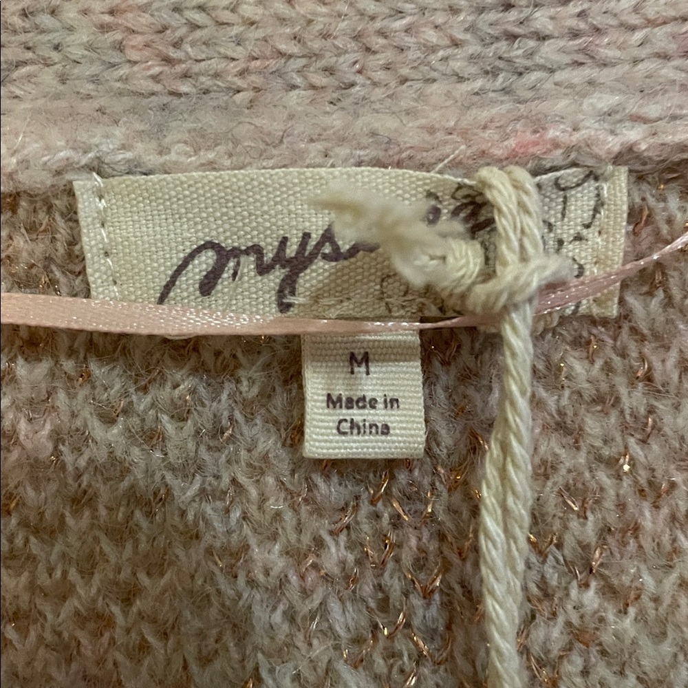 Mystree Women's blush w/rose gold metallic threading Cardigan Sweater NWT medium - Picture 3 of 8